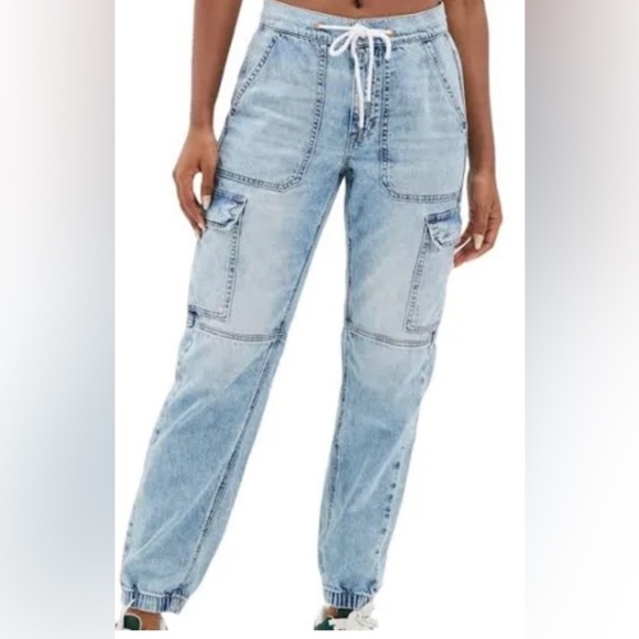 American Eagle Outfitters Denim - American Eagle Outfitters High-Waisted Cargo Denim Jogger Color: Blue | Size:2